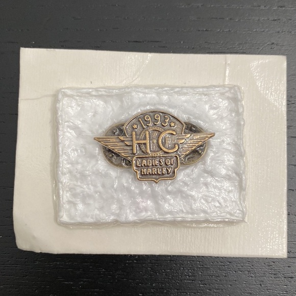 Harley-Davidson HOG Ladies of Harley Pin - 1993 - Picture 2 of 4